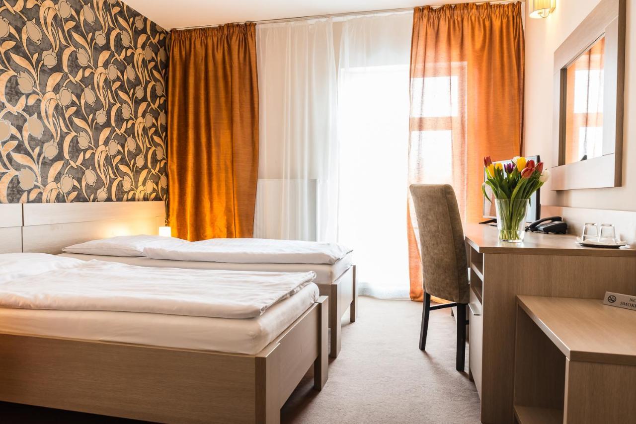 Hotel Dastan レビツェ エクステリア 写真